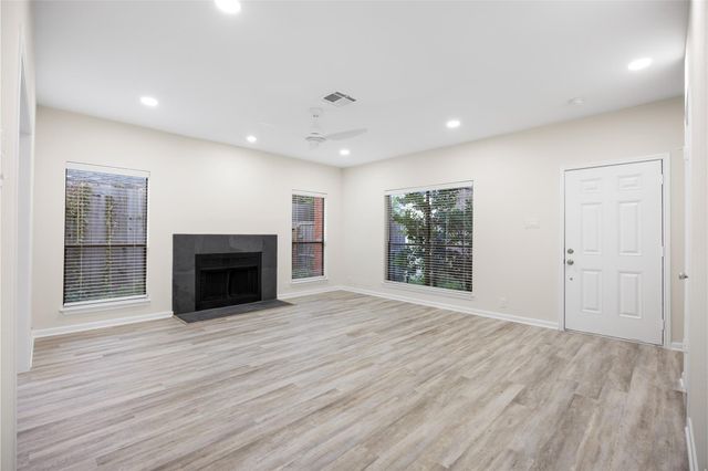 2668 Bering Drive 2668, Houston, TX 77057