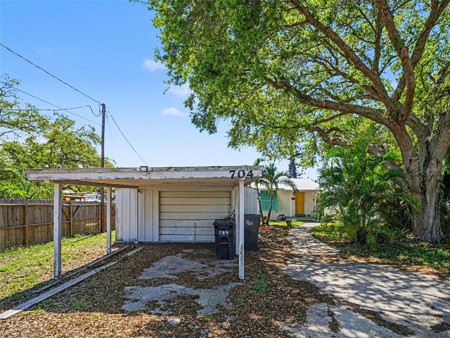 704 69TH AVENUE W, Bradenton, FL 34207