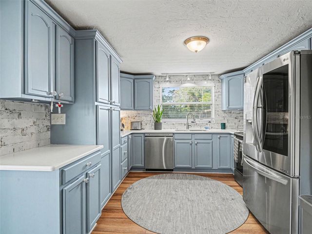 704 69TH AVENUE W, Bradenton, FL 34207