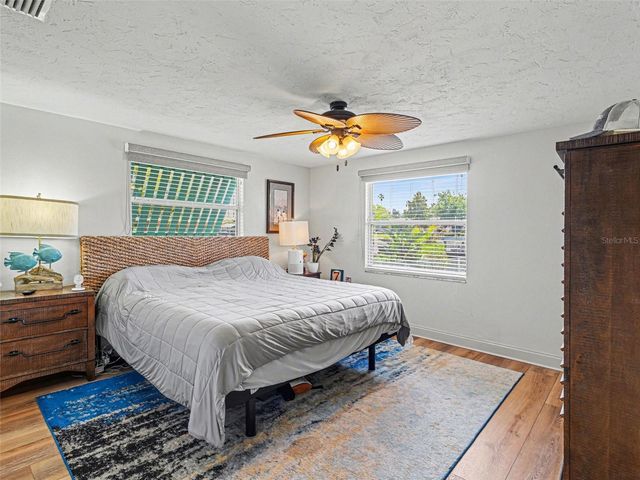 704 69TH AVENUE W, Bradenton, FL 34207