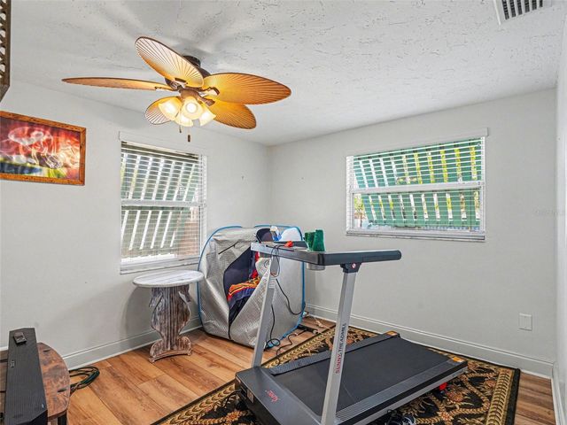 704 69TH AVENUE W, Bradenton, FL 34207