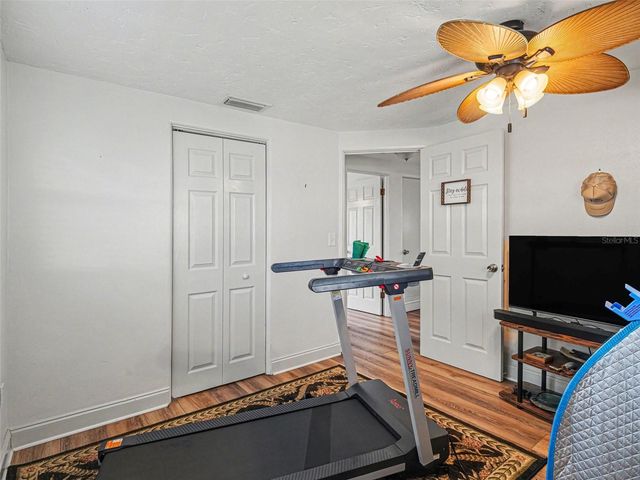 704 69TH AVENUE W, Bradenton, FL 34207