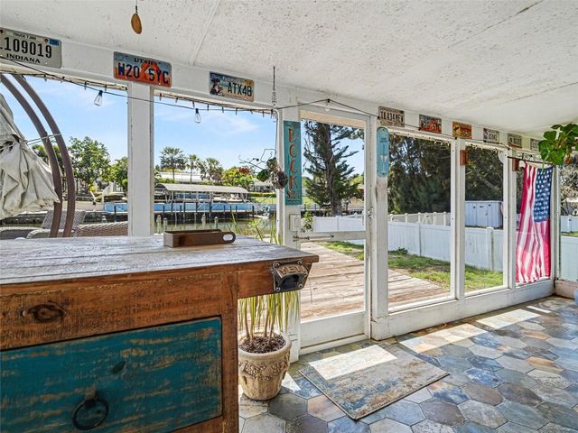 704 69TH AVENUE W, Bradenton, FL 34207