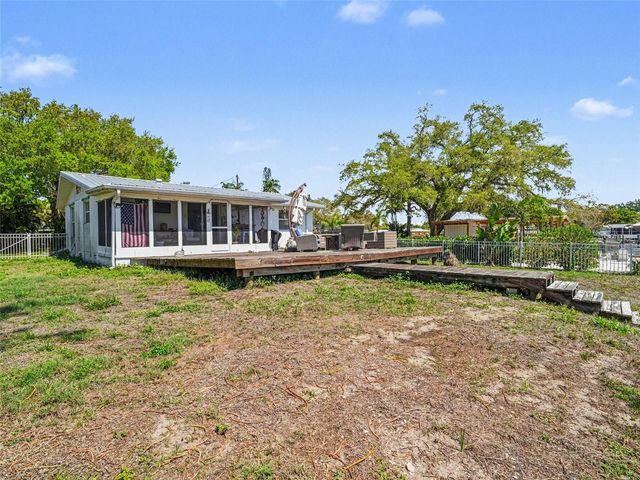 704 69TH AVENUE W, Bradenton, FL 34207