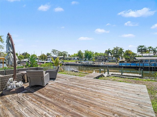 704 69TH AVENUE W, Bradenton, FL 34207