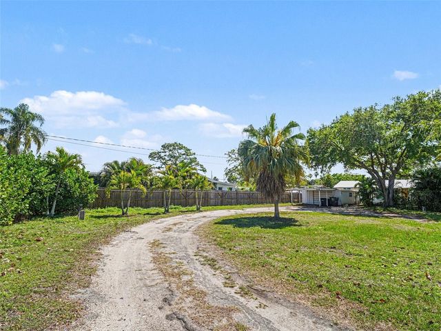 704 69TH AVENUE W, Bradenton, FL 34207