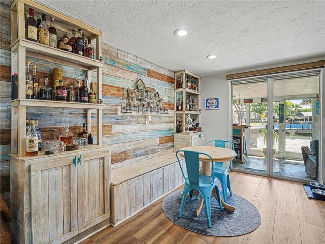 704 69TH AVENUE W, Bradenton, FL 34207