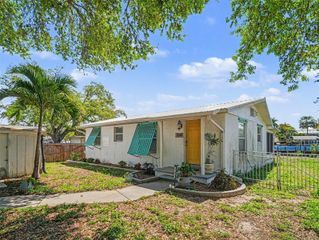 704 69TH AVENUE W, Bradenton, FL 34207