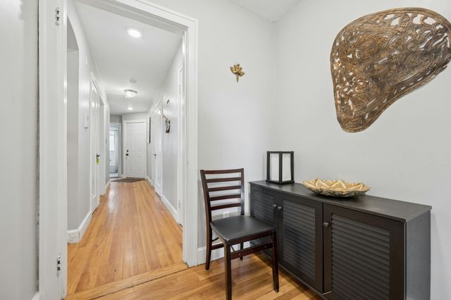 31 Chestnut St 1, Worcester, MA 01609