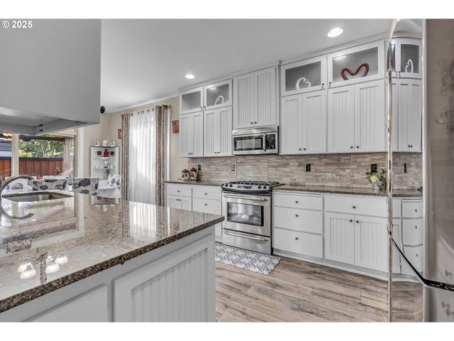 17478 Sw MAX Ct, Beaverton, OR 97078