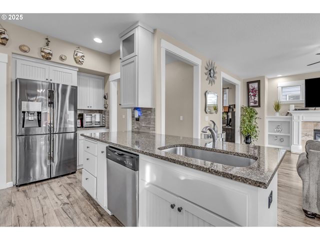 17478 Sw MAX Ct, Beaverton, OR 97078