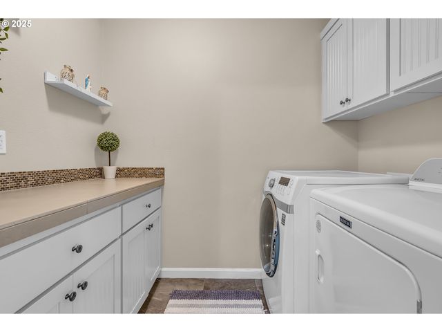 17478 Sw MAX Ct, Beaverton, OR 97078