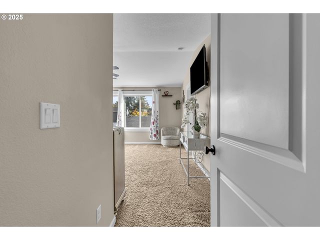 17478 Sw MAX Ct, Beaverton, OR 97078