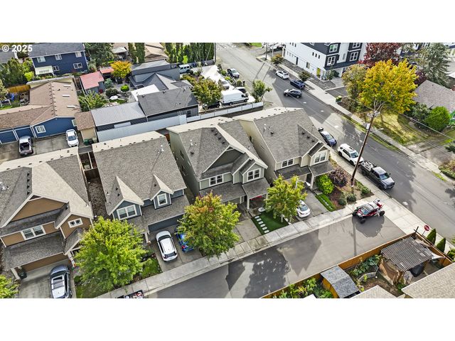 17478 Sw MAX Ct, Beaverton, OR 97078