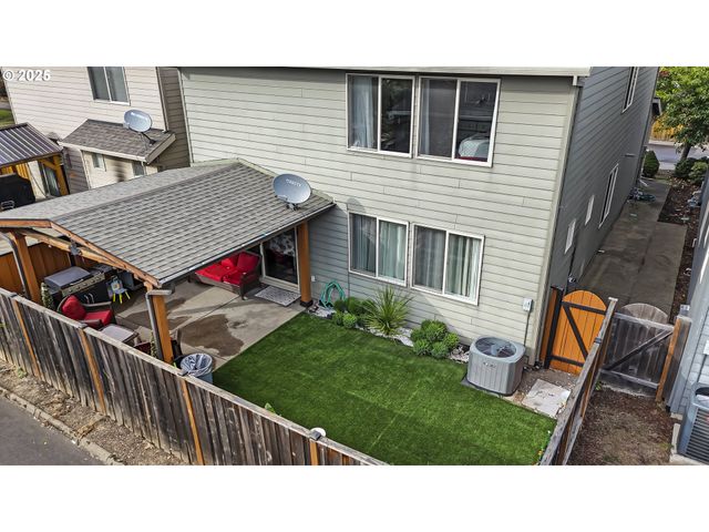 17478 Sw MAX Ct, Beaverton, OR 97078