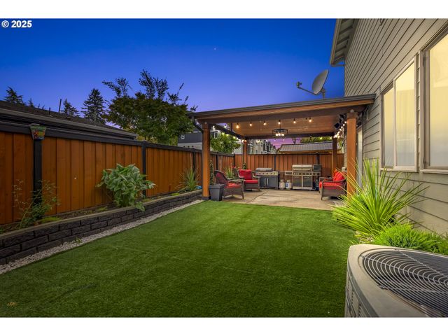 17478 Sw MAX Ct, Beaverton, OR 97078