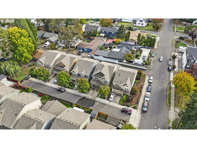 17478 Sw MAX Ct, Beaverton, OR 97078