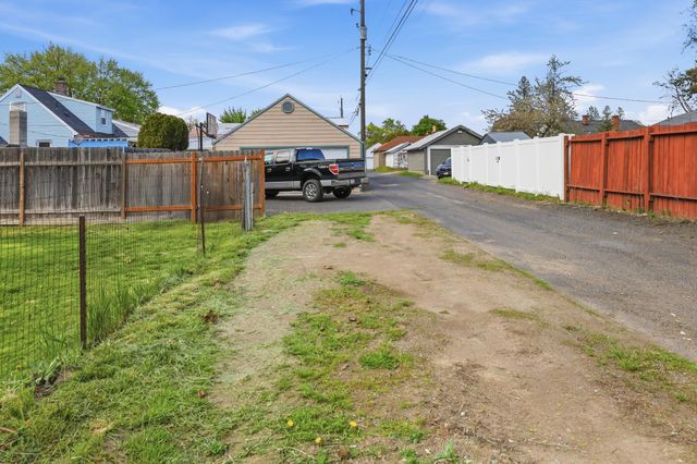 5118 N Jefferson St, Spokane, WA 99205