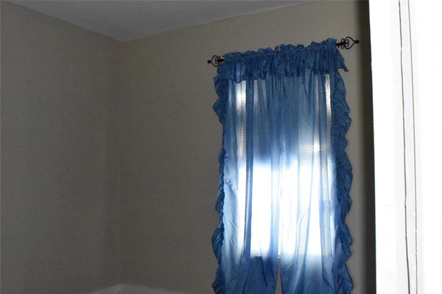 22 N Avenue D, Freeport, TX 77541