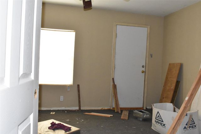 22 N Avenue D, Freeport, TX 77541