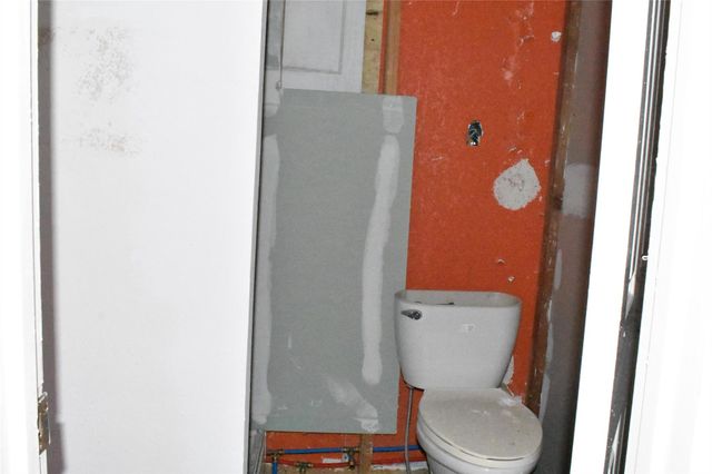 22 N Avenue D, Freeport, TX 77541