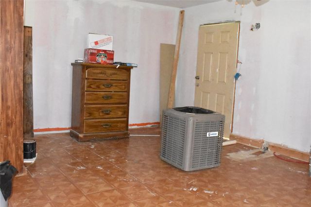 22 N Avenue D, Freeport, TX 77541