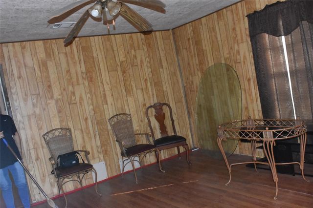 22 N Avenue D, Freeport, TX 77541