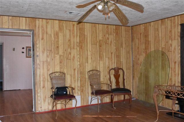 22 N Avenue D, Freeport, TX 77541