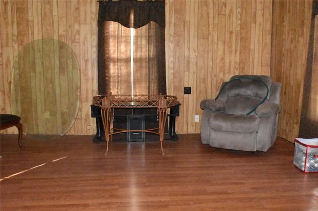 22 N Avenue D, Freeport, TX 77541