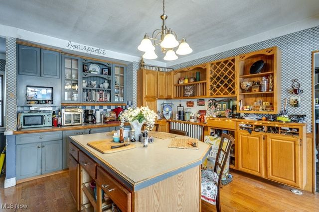 2478 Richmond Road, Beachwood, OH 44122