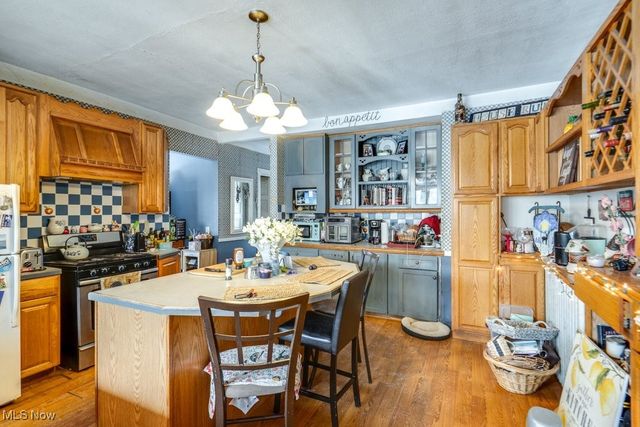 2478 Richmond Road, Beachwood, OH 44122