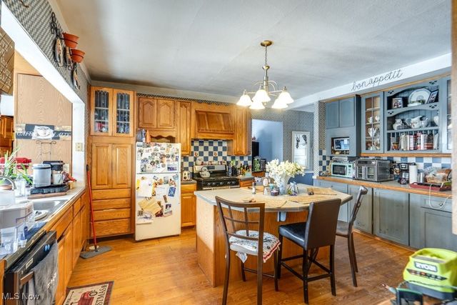 2478 Richmond Road, Beachwood, OH 44122