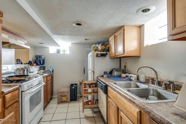 2478 Richmond Road, Beachwood, OH 44122