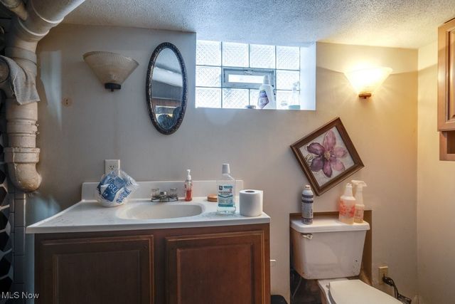 2478 Richmond Road, Beachwood, OH 44122