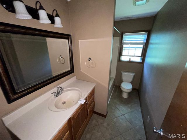 4441 Old Caseyville Road, Belleville, IL 62223