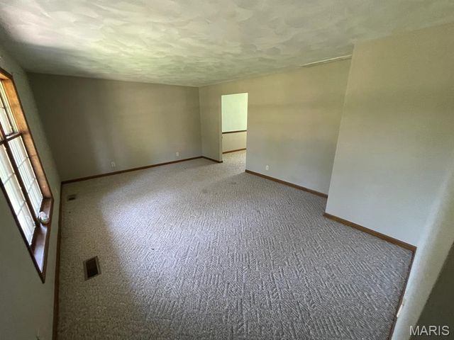 4441 Old Caseyville Road, Belleville, IL 62223