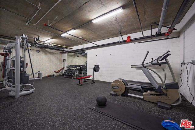 5800 Harold Way 204, Los Angeles, CA 90028