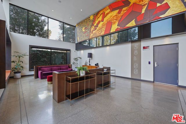 5800 Harold Way 204, Los Angeles, CA 90028