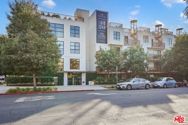 5800 Harold Way 204, Los Angeles, CA 90028