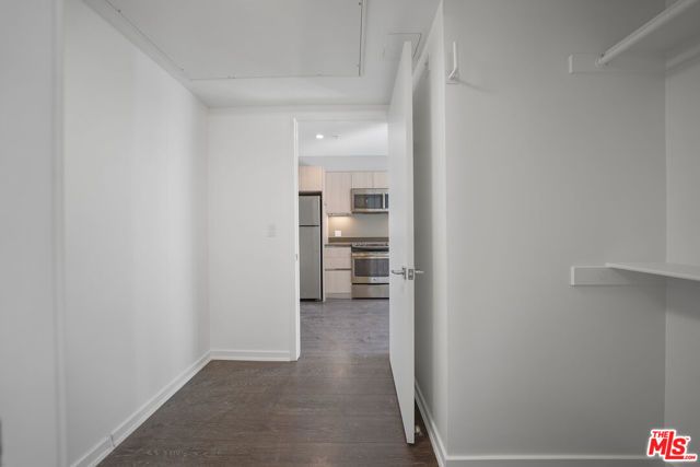 5800 Harold Way 204, Los Angeles, CA 90028