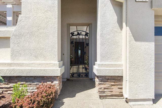 700 Canyon Oak Ln, Lincoln, CA 95648