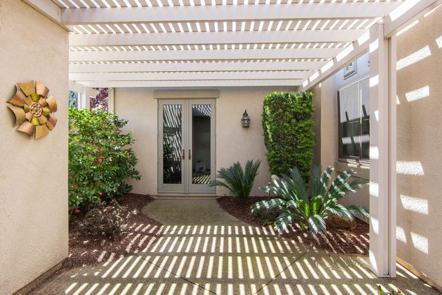 700 Canyon Oak Ln, Lincoln, CA 95648