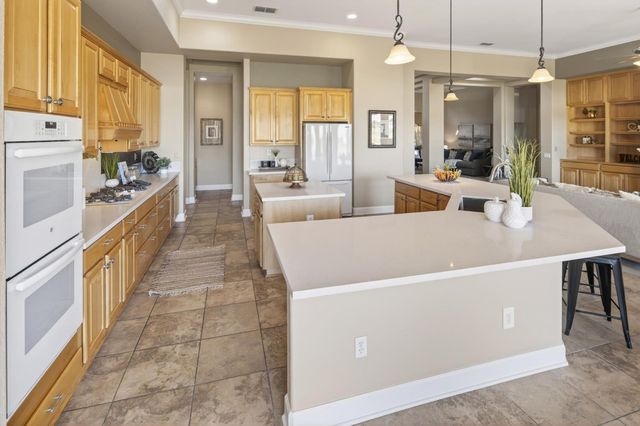 700 Canyon Oak Ln, Lincoln, CA 95648