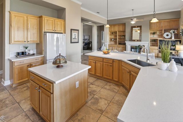 700 Canyon Oak Ln, Lincoln, CA 95648