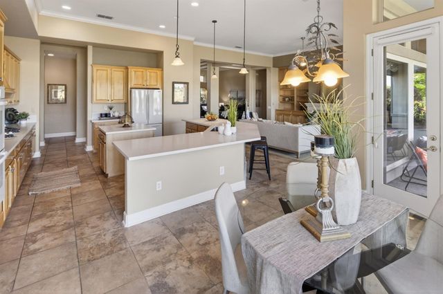 700 Canyon Oak Ln, Lincoln, CA 95648