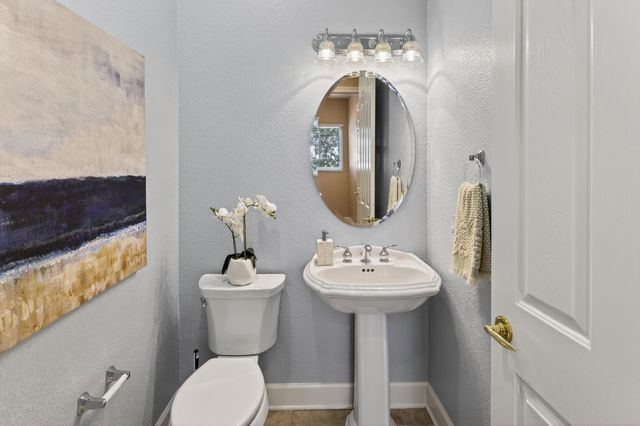 700 Canyon Oak Ln, Lincoln, CA 95648