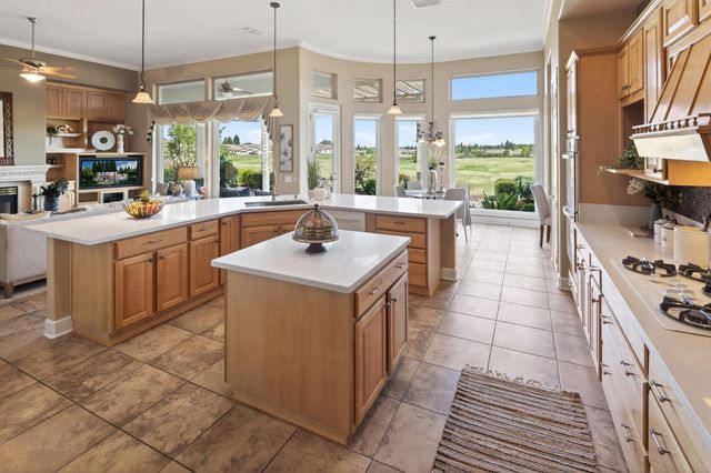 700 Canyon Oak Ln, Lincoln, CA 95648