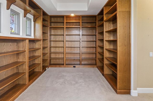 700 Canyon Oak Ln, Lincoln, CA 95648