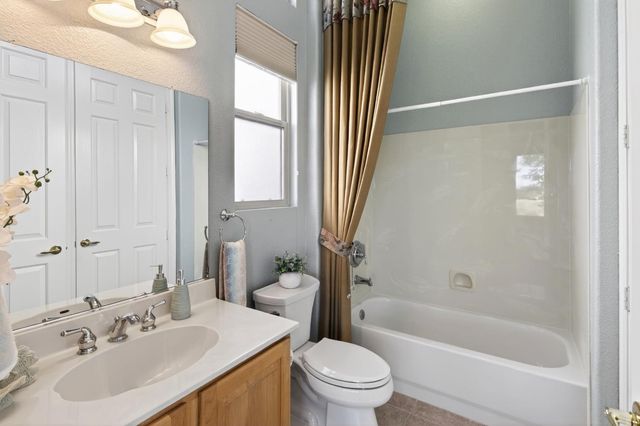 700 Canyon Oak Ln, Lincoln, CA 95648