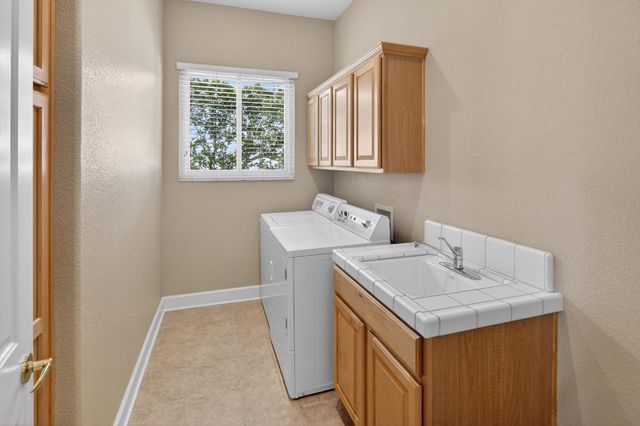 700 Canyon Oak Ln, Lincoln, CA 95648